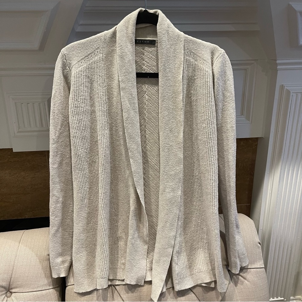H:  Cyrus Women’s Beige Ribbed Knit Detailing Cardigan Sweater Sz XS